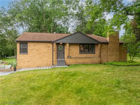 804 Overridge Ave SE, North Canton, OH 44720