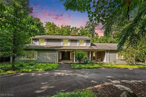 7850 Mayfield Rd, Gates Mills, OH 44040