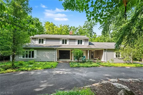 7850 Mayfield Rd, Gates Mills, OH 44040