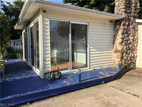 2033 Highland Ave, Ashtabula, OH 44004 photo 2