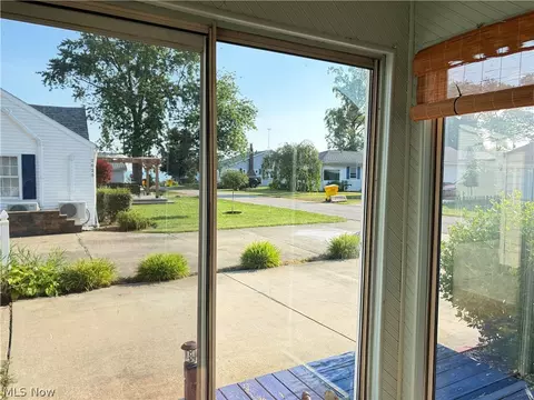 2033 Highland Ave, Ashtabula, OH 44004 photo 4