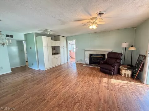 2033 Highland Ave, Ashtabula, OH 44004 photo 12