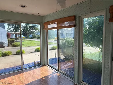 2033 Highland Ave, Ashtabula, OH 44004 photo 5