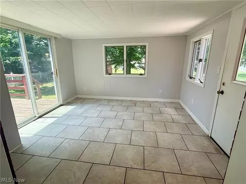 Living - 6230 Foxridge Dr, Boardman, OH 44512 photo 4 of 5