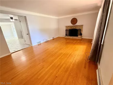 Living - 6230 Foxridge Dr, Boardman, OH 44512 photo 1 of 5