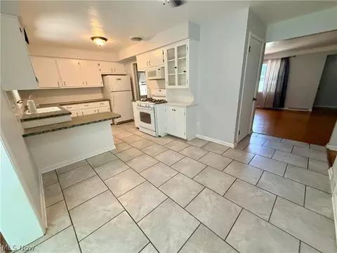 Kitchen - 6230 Foxridge Dr, Boardman, OH 44512 photo 1 of 2