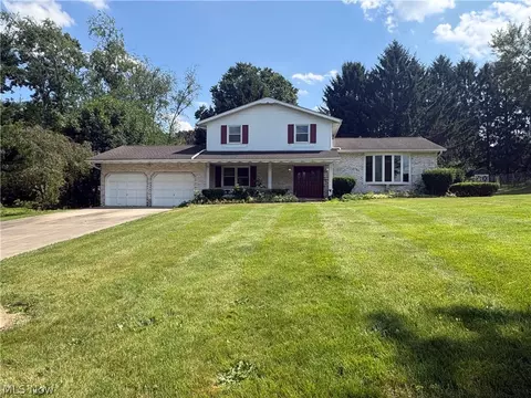 3066 Lake Center St NW, Uniontown, OH 44685
