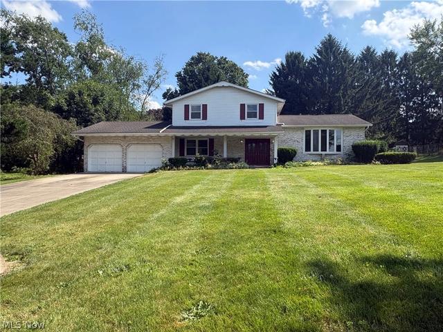 3066 Lake Center St NW, Uniontown, OH 44685