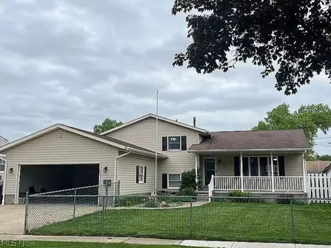 1077 Sutherland Ave, Akron, OH 44314