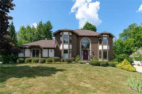 7555 Andover Ln, North Royalton, OH 44133