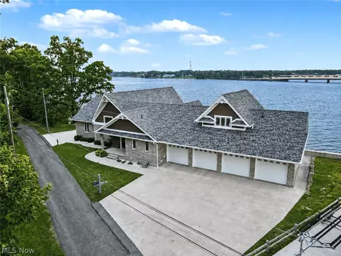 16986 Headland Ave, Lake Milton, OH 44429