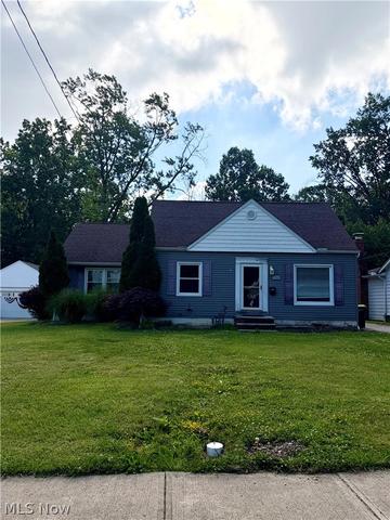1703 E 300th St, Wickliffe, OH 44092