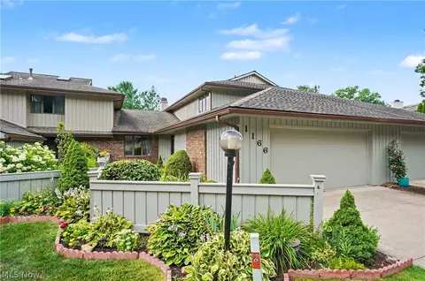 1166 Inverness Ln #100, Stow, OH 44224