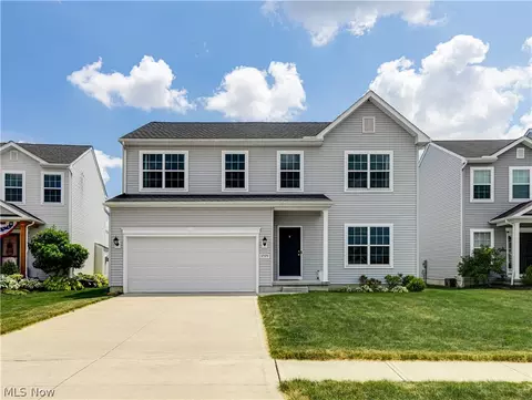 37379 Hunter Lake Dr, North Ridgeville, OH 44039