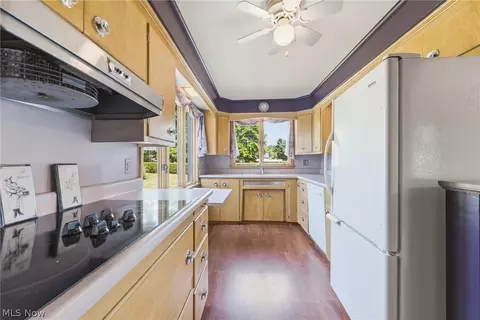 Kitchen - 214 Grandview Ave NW, Canton, OH 44708 photo 1 of 3