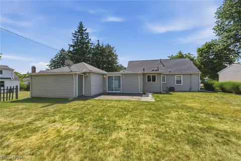 Exterior - 214 Grandview Ave NW, Canton, OH 44708 photo 7 of 8