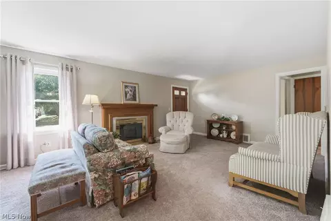 Living - 214 Grandview Ave NW, Canton, OH 44708 photo 1 of 4