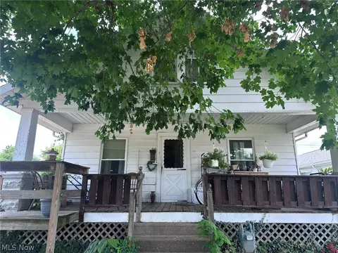 490 Oxford Ave, Newcomerstown, OH 43832