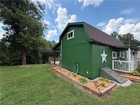 Exterior - 12 Hemlock St, Elizabeth, WV 26143 photo 3 of 6
