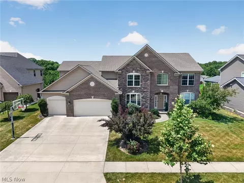 22334 Pinnacle Pt, Strongsville, OH 44149