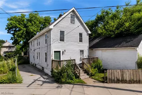 912 Starkweather Ave, Cleveland, OH 44113