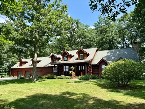 1098 Mace Rd NE, Carrollton, OH 44615