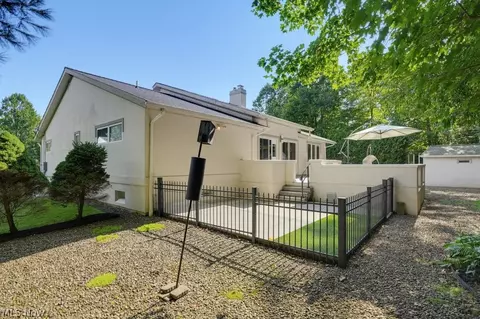 Exterior - 2596 Dodd Rd, Willoughby Hills, OH 44094 photo 4 of 9