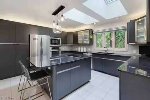 Kitchen - 2596 Dodd Rd, Willoughby Hills, OH 44094 photo 6 of 7
