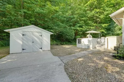Exterior - 2596 Dodd Rd, Willoughby Hills, OH 44094 photo 6 of 9