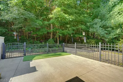 Exterior - 2596 Dodd Rd, Willoughby Hills, OH 44094 photo 5 of 9