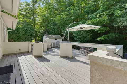 Exterior - 2596 Dodd Rd, Willoughby Hills, OH 44094 photo 2 of 9