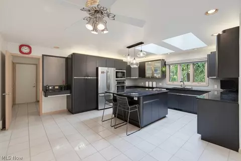 Kitchen - 2596 Dodd Rd, Willoughby Hills, OH 44094 photo 4 of 7