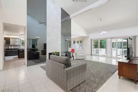 Living - 2596 Dodd Rd, Willoughby Hills, OH 44094 photo 2 of 4