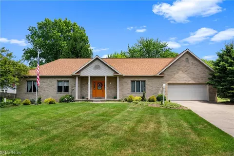 4524 Leawood Dr NE, Canton, OH 44714