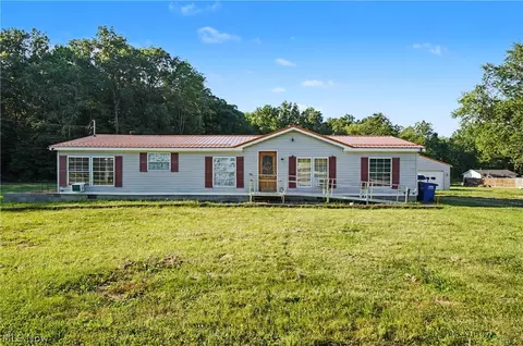 17366 Wick Ave, Lake Milton, OH 44429