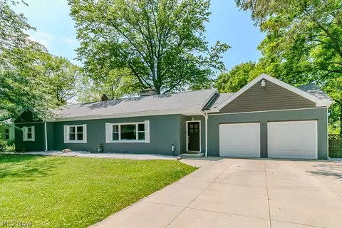 1342 Sebring Ave, Madison, OH 44057