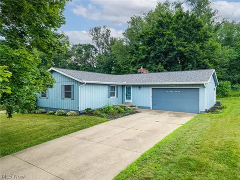 364 Garner Dr, Mogadore, OH 44260