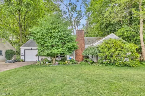 21757 Mastick Rd, Fairview Park, OH 44126