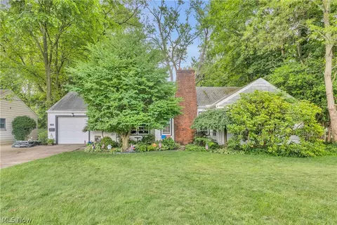 21757 Mastick Rd, Fairview Park, OH 44126