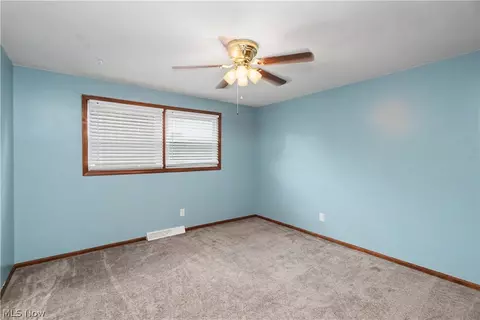 Bedroom - 1705 Devonshire Ln, Mansfield, OH 44907 photo 4 of 6