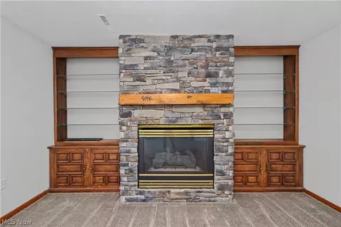 Living - 1705 Devonshire Ln, Mansfield, OH 44907 photo 6 of 6