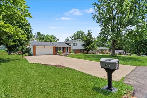 Exterior - 1705 Devonshire Ln, Mansfield, OH 44907 photo 8 of 8