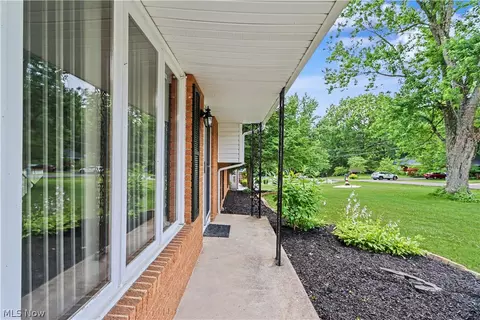 Exterior - 1705 Devonshire Ln, Mansfield, OH 44907 photo 2 of 8