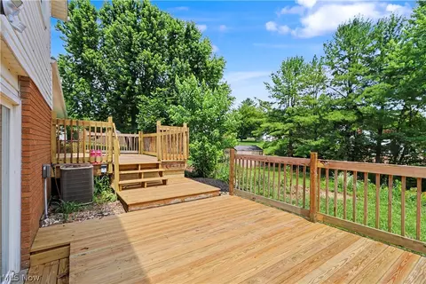 Exterior - 1705 Devonshire Ln, Mansfield, OH 44907 photo 5 of 8