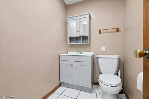 Bath - 1705 Devonshire Ln, Mansfield, OH 44907 photo 1 of 3