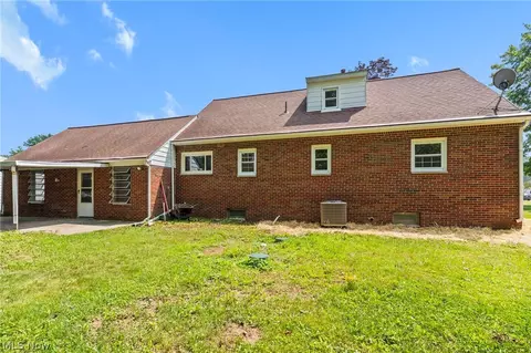 7018 Manor Dr, Elyria, OH 44035 photo 29