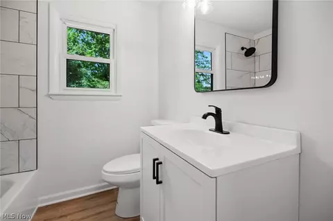 7018 Manor Dr, Elyria, OH 44035 photo 21