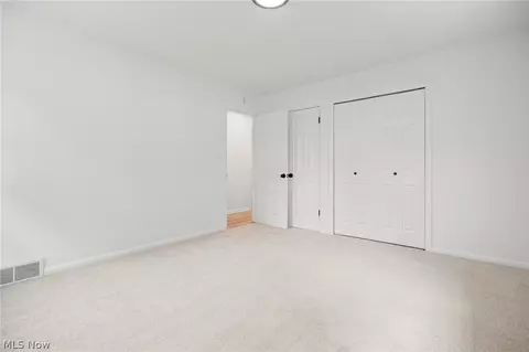 7018 Manor Dr, Elyria, OH 44035 photo 15