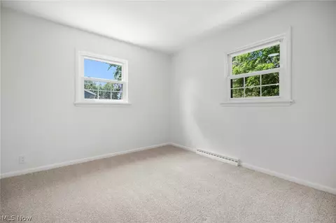 7018 Manor Dr, Elyria, OH 44035 photo 16