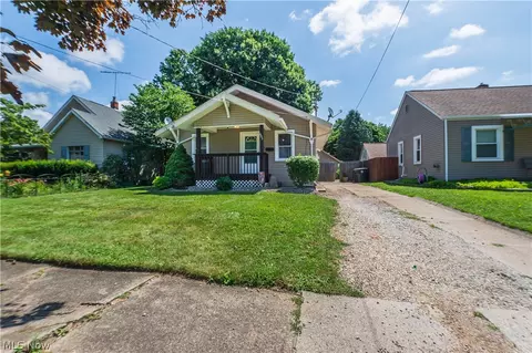 605 Essex St, Akron, OH 44306